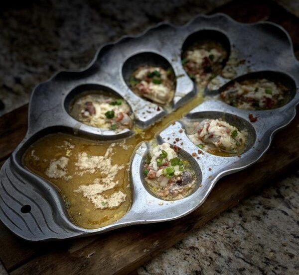 Le Petite Oyster Bed full of oysters